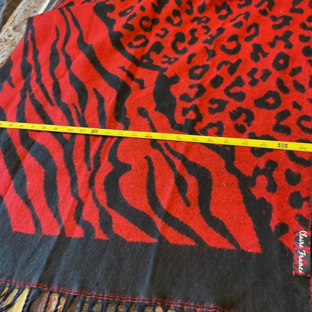 Claire France Scarf Womens OS Red Excellent Animal Print Leopard Zebra Fringe - Picture 6 of 6